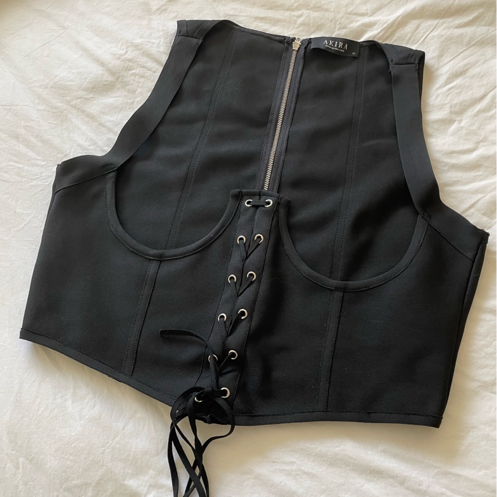 Akira 2x open cup hot top! Zip back and corset lacing in the front!